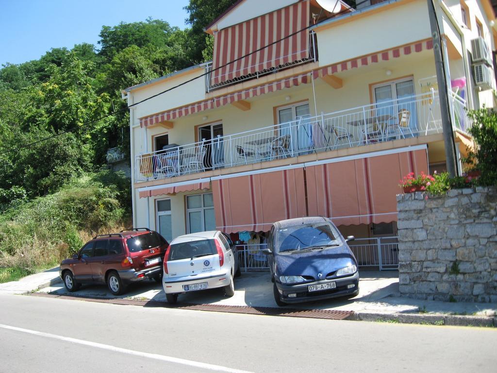 Apartments Olga Tivat Exterior foto
