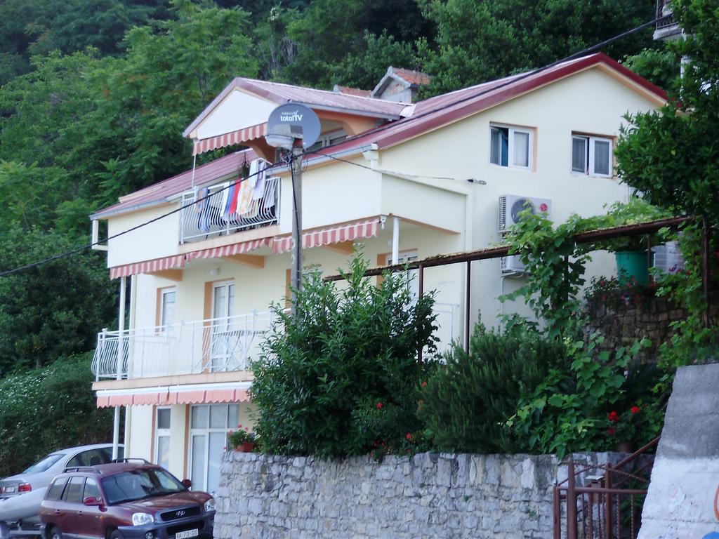 Apartments Olga Tivat Exterior foto